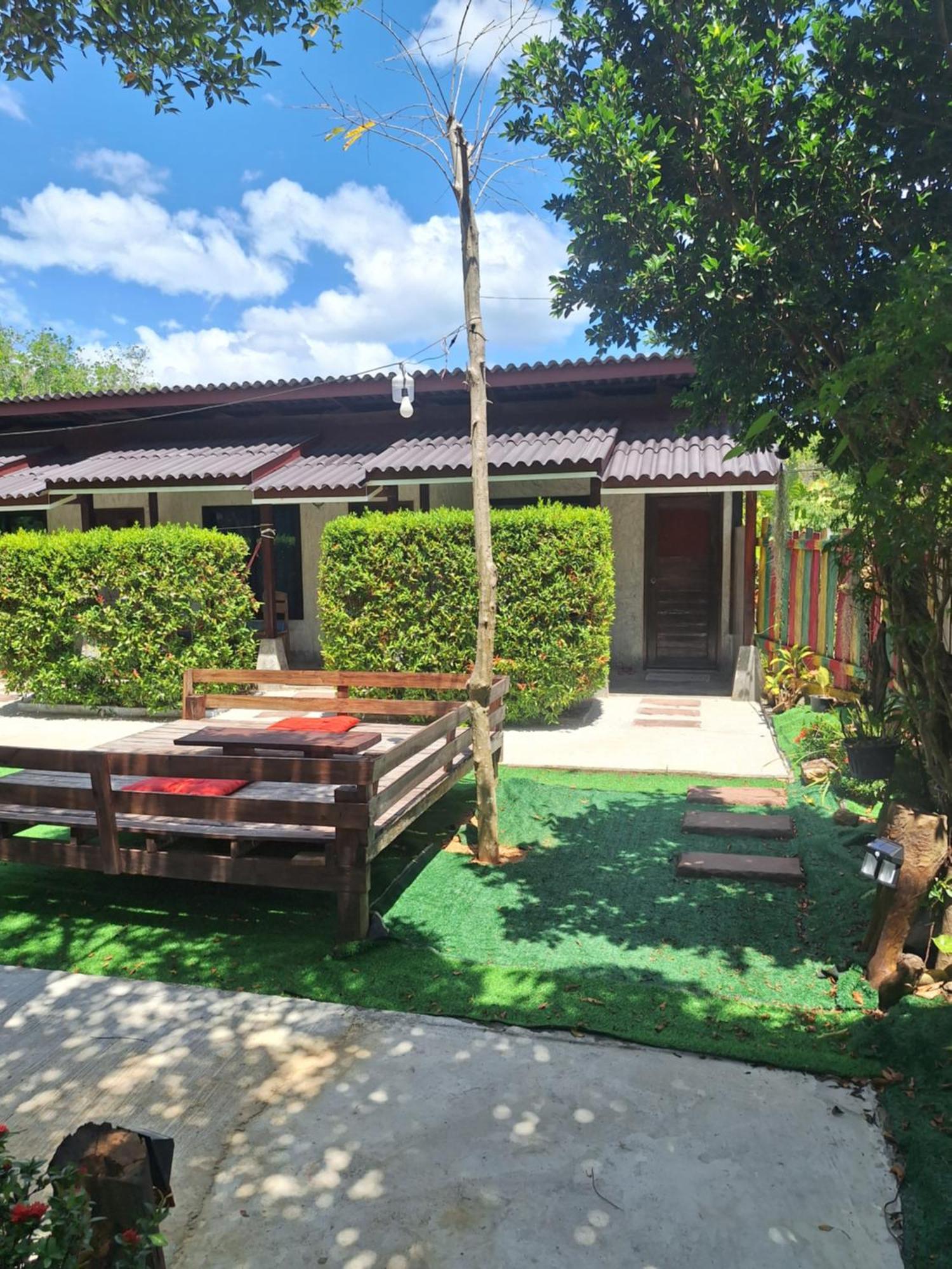 Готель Lanta Happy House Ко-Ланта Екстер'єр фото